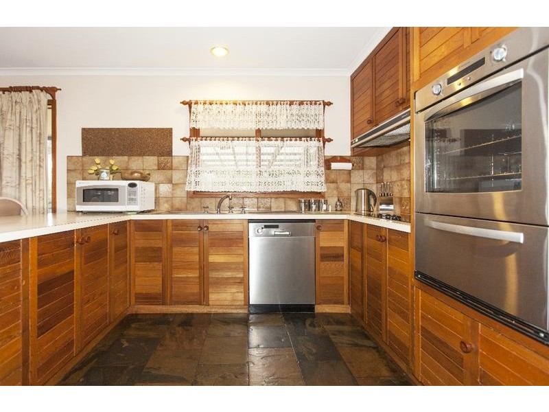 17 Golf Links Road, Ararat VIC 3377