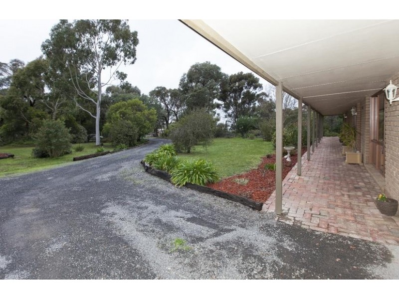 17 Golf Links Road, Ararat VIC 3377