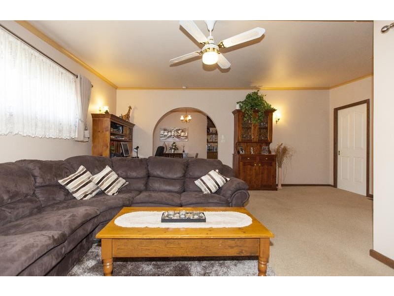 14 Churchill Avenue, Ararat VIC 3377