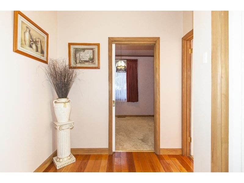 14 Churchill Avenue, Ararat VIC 3377