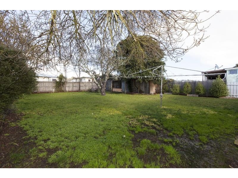 14 Churchill Avenue, Ararat VIC 3377