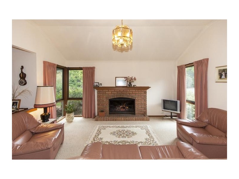 11 Golf Links Road, Ararat VIC 3377