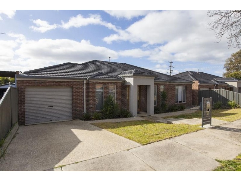 18 Clarke Street, Ararat VIC 3377