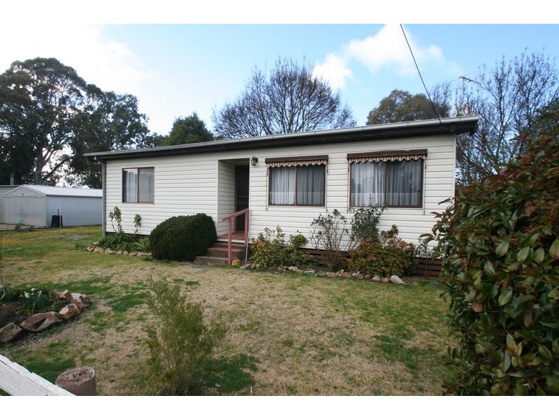 8 Degraves Street, Elmhurst VIC 3469