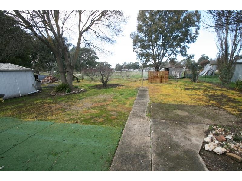 8 Degraves Street, Elmhurst VIC 3469