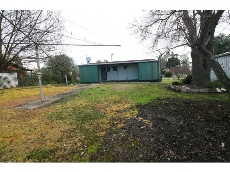 8 Degraves Street, Elmhurst VIC 3469