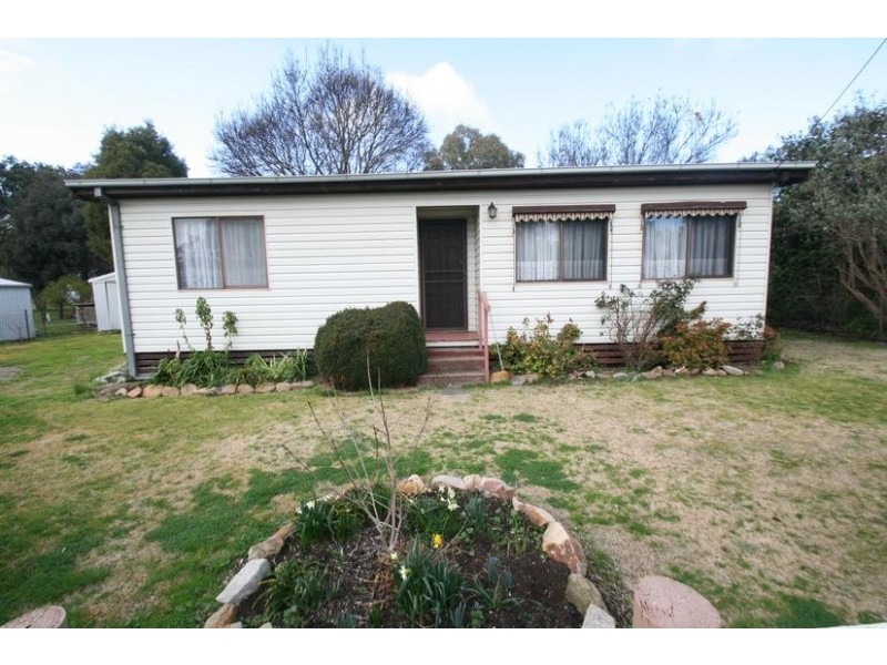 8 Degraves Street, Elmhurst VIC 3469