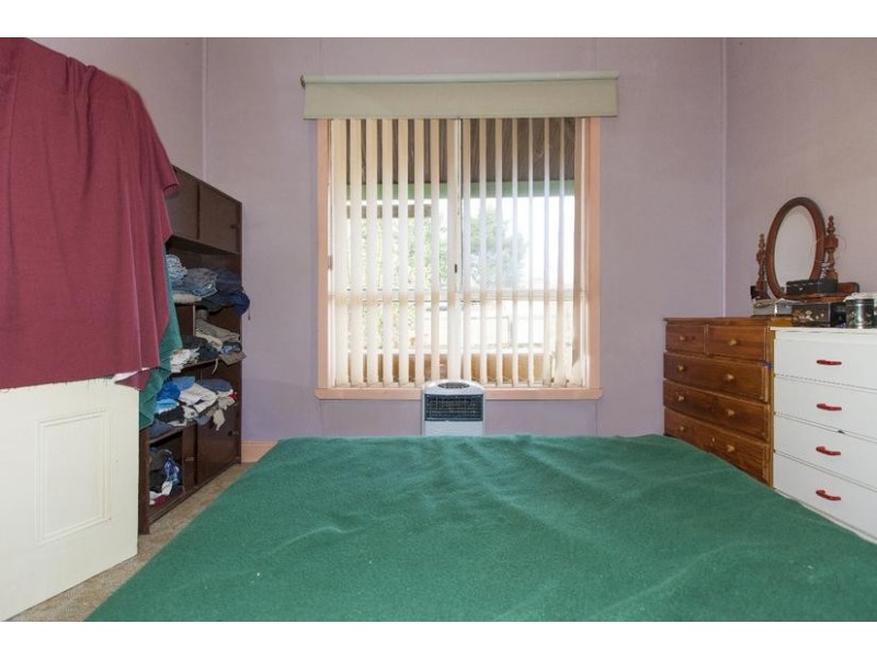 9 Currajong Avenue, Ararat VIC 3377