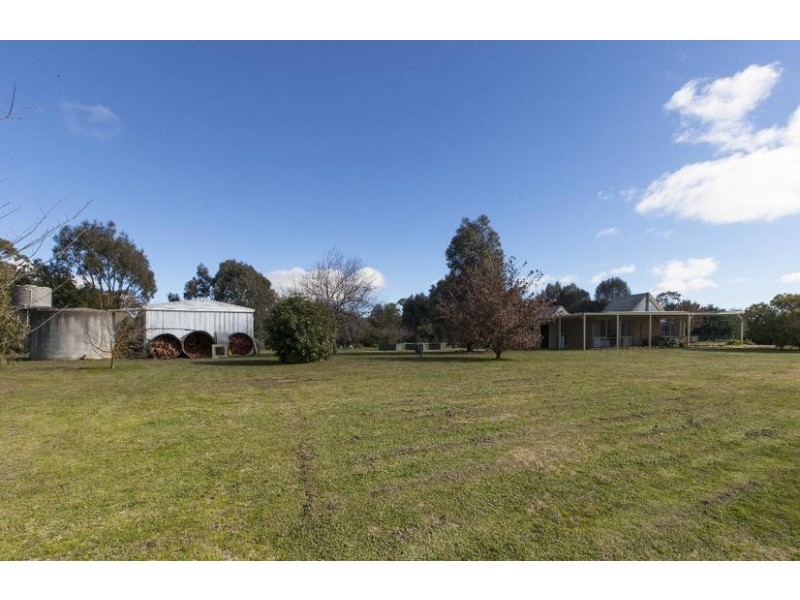 7 Glenpatrick Road, Elmhurst VIC 3469