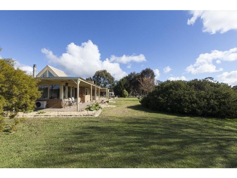 7 Glenpatrick Road, Elmhurst VIC 3469