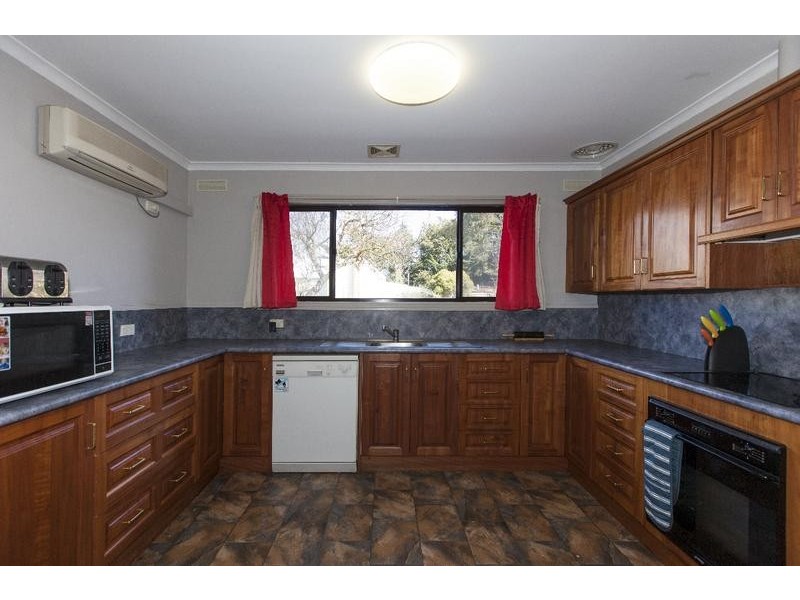 29 Dean Street, Ararat VIC 3377