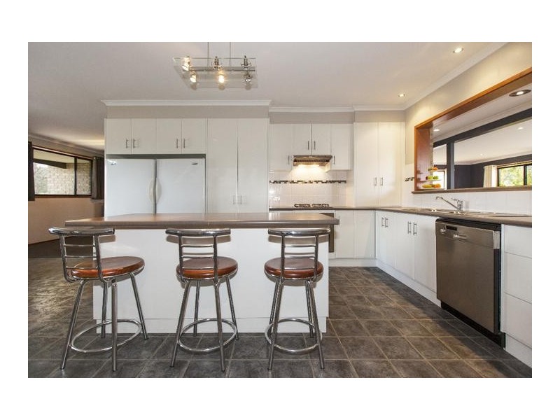 17 Kneebone Street, Ararat VIC 3377