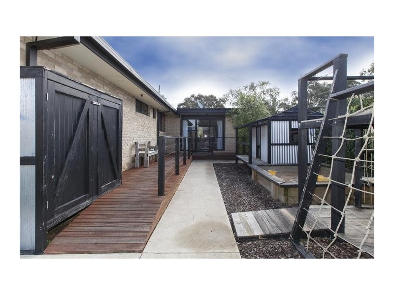 17 Kneebone Street, Ararat VIC 3377