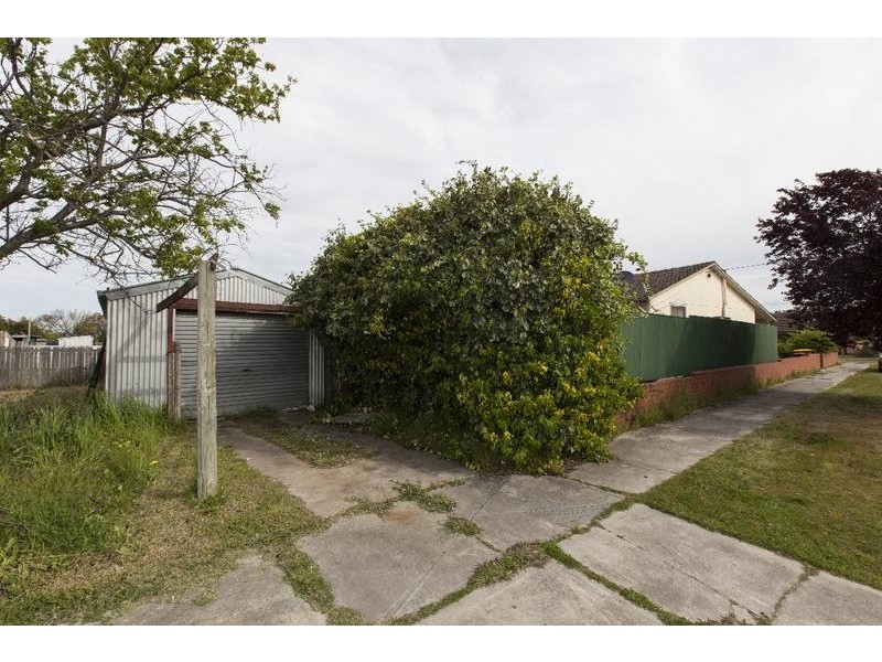 27 Tatyoon Road, Ararat VIC 3377