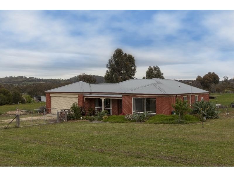 42 Jacksons Creek Road, Ararat VIC 3377