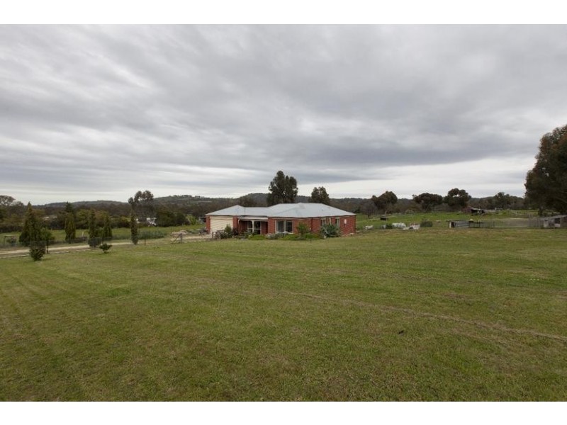 42 Jacksons Creek Road, Ararat VIC 3377