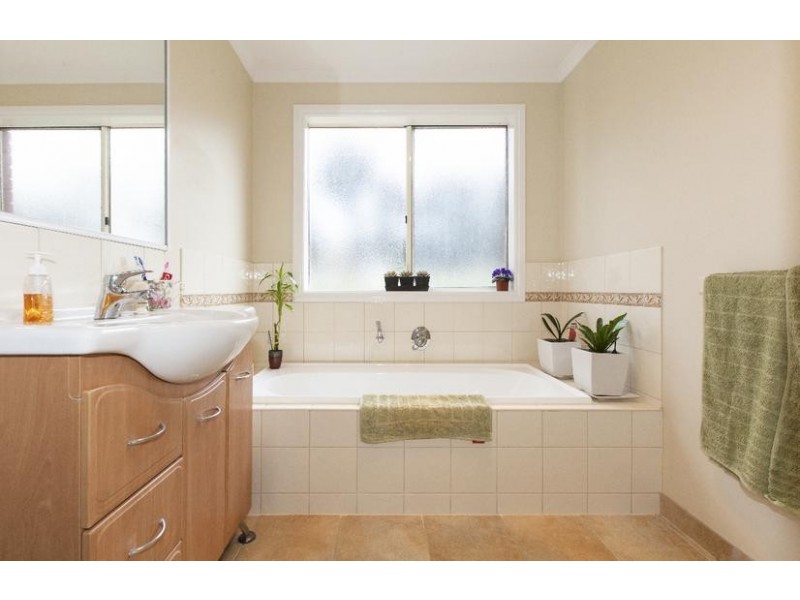 42 Jacksons Creek Road, Ararat VIC 3377