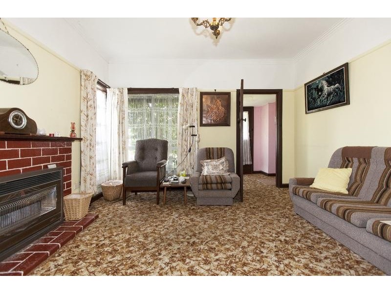 27 Laidlaw Street, Ararat VIC 3377