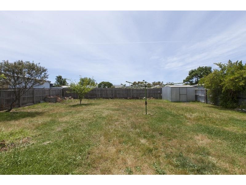 27 Laidlaw Street, Ararat VIC 3377