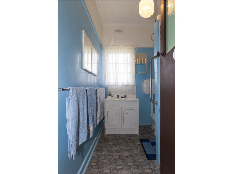 27 Laidlaw Street, Ararat VIC 3377