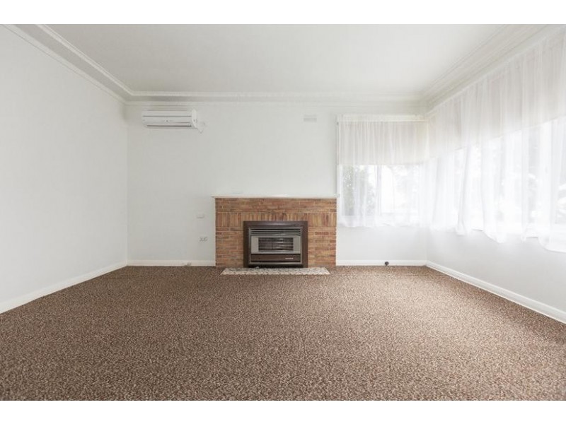 142 Montgomery Street, Lake Bolac VIC 3351