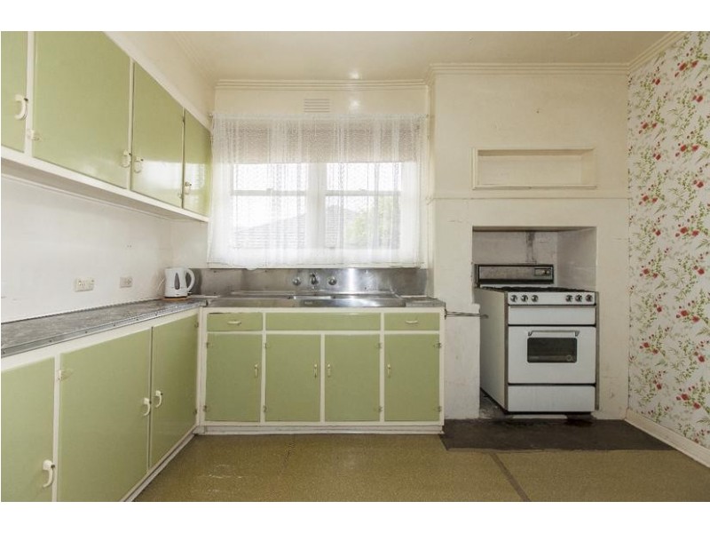 142 Montgomery Street, Lake Bolac VIC 3351