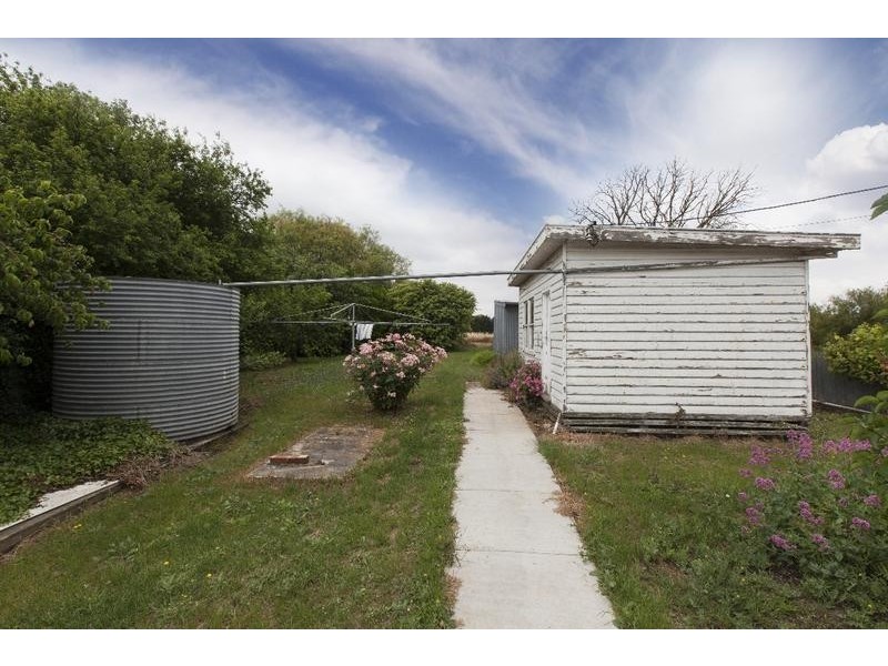 142 Montgomery Street, Lake Bolac VIC 3351