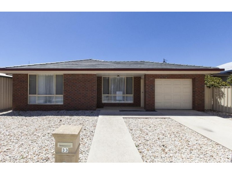 33 McGibbony Street, Ararat VIC 3377