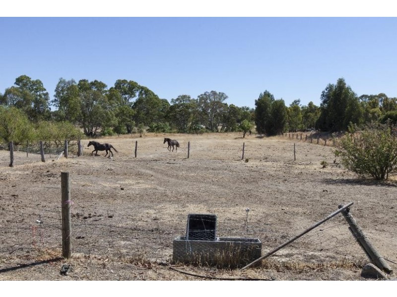 27 Stephenson Street, Great Western VIC 3377