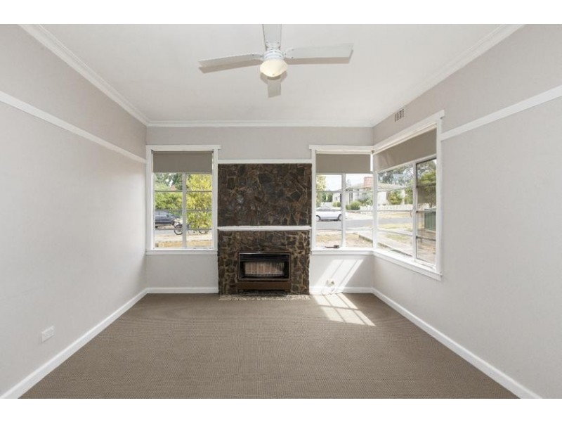 19 Churchill Avenue, Ararat VIC 3377