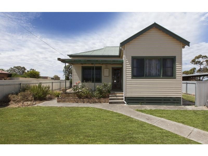 12 Blake Street, Ararat VIC 3377