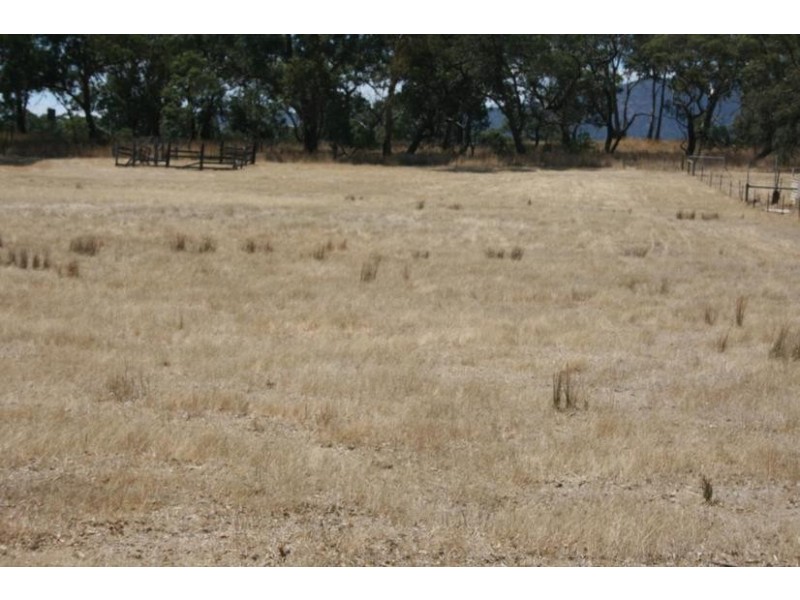 28 Western Highway, Buangor VIC 3375