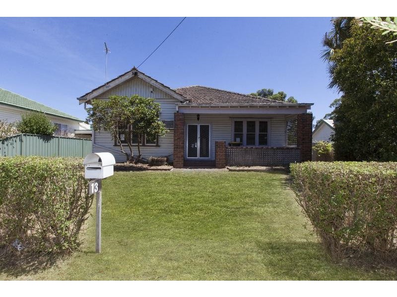 13 Queens Avenue, Ararat VIC 3377
