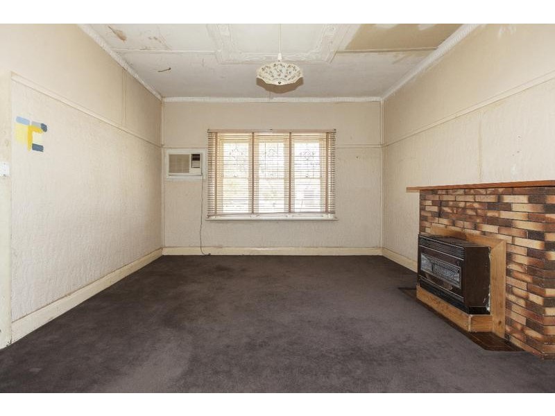 13 Queens Avenue, Ararat VIC 3377