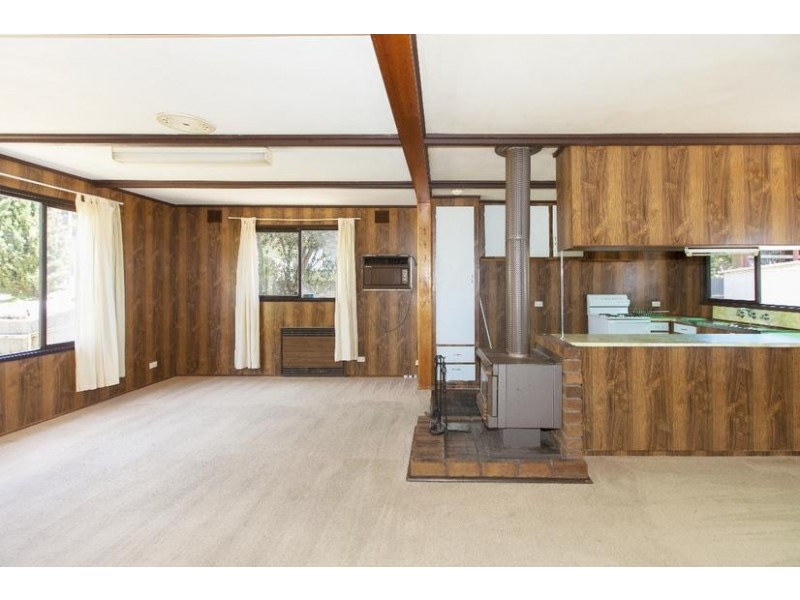 77 Churchill Avenue, Ararat VIC 3377