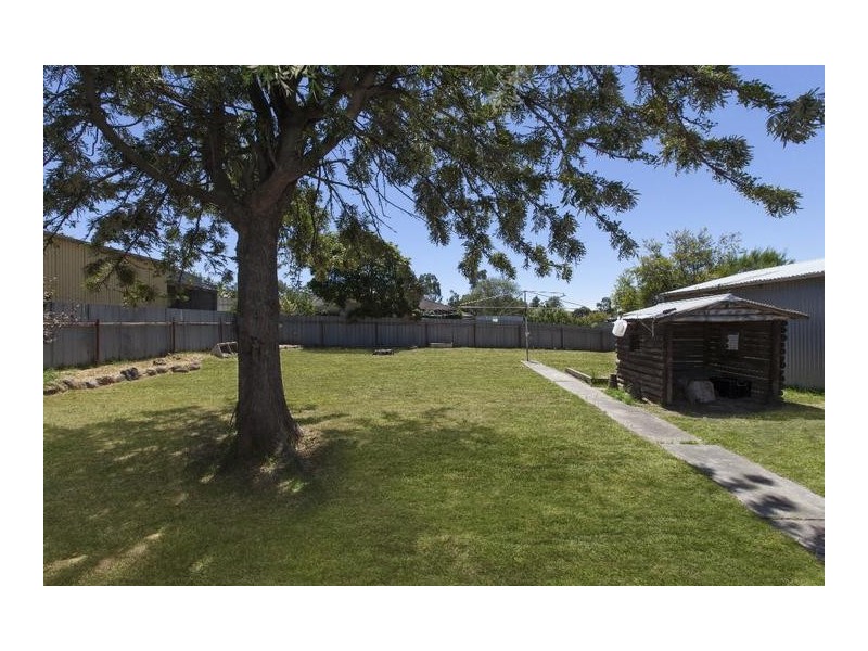 77 Churchill Avenue, Ararat VIC 3377