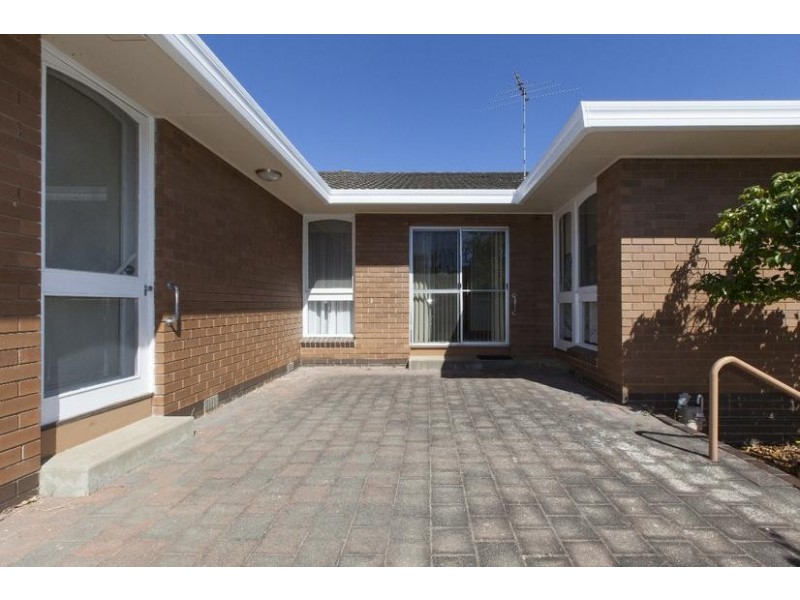 17 High Street West, Ararat VIC 3377