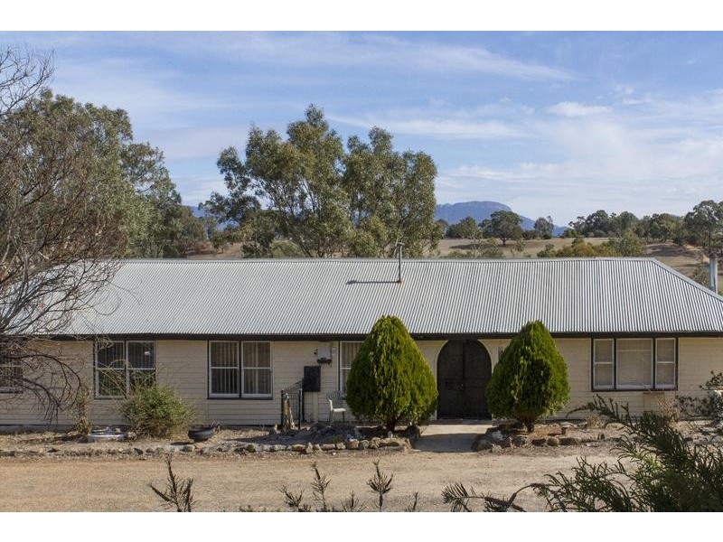 34 Lennox Springs Road, Moyston VIC 3377