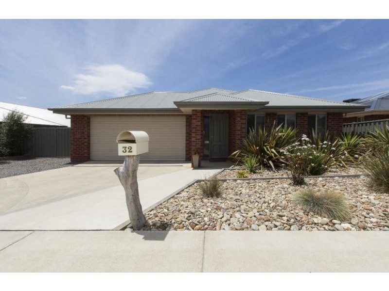 32 Wild Street, Ararat VIC 3377