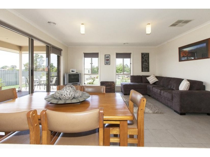 32 Wild Street, Ararat VIC 3377