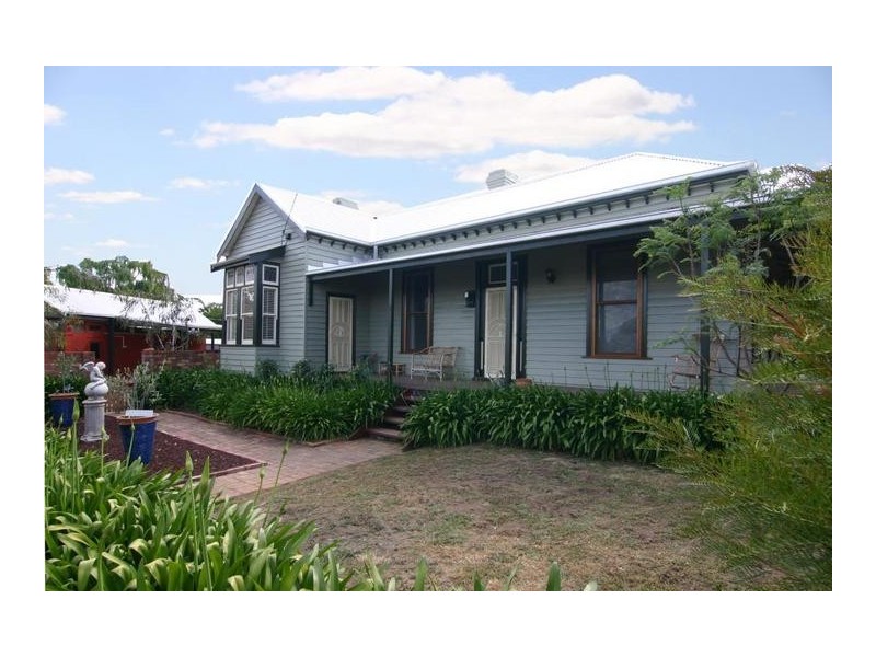 5 George Road, Ararat VIC 3377
