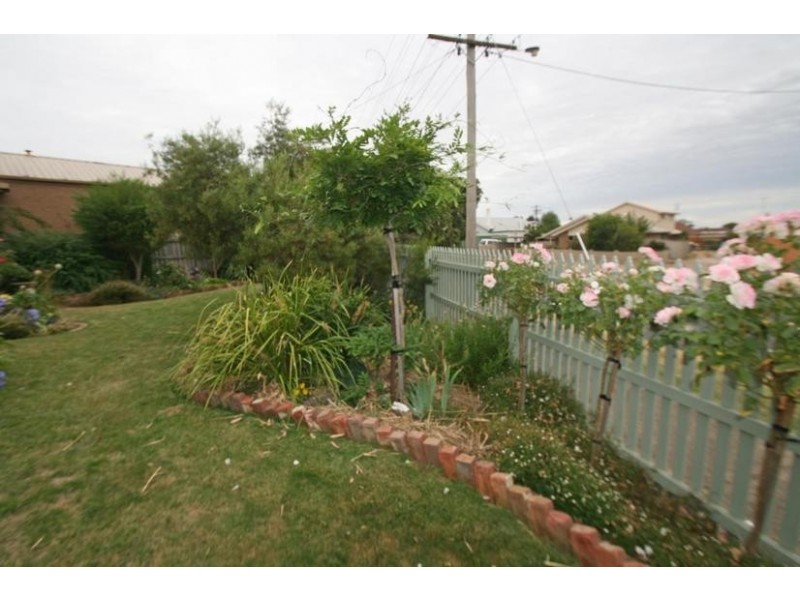 5 George Road, Ararat VIC 3377