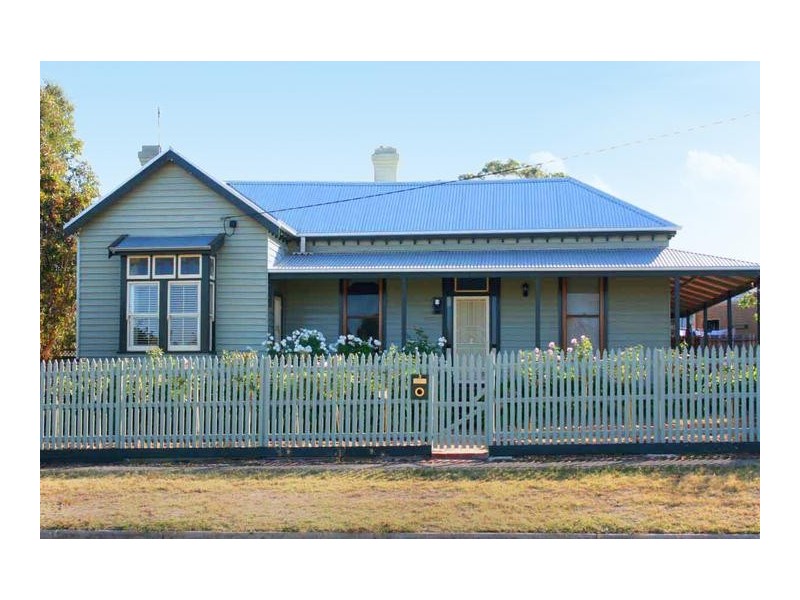 5 George Road, Ararat VIC 3377