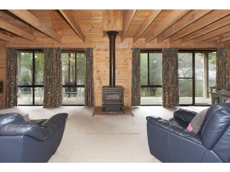 4 Thompson Road, Halls Gap VIC 3381