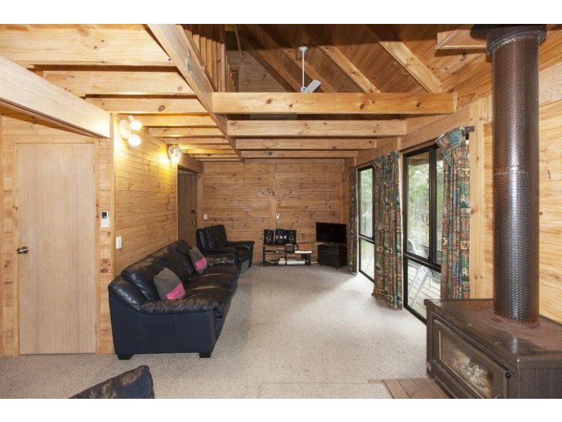 4 Thompson Road, Halls Gap VIC 3381