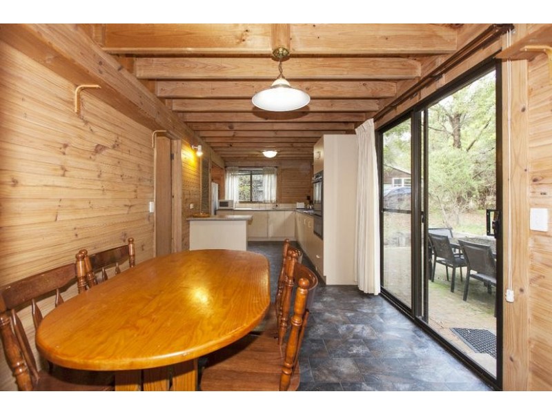4 Thompson Road, Halls Gap VIC 3381