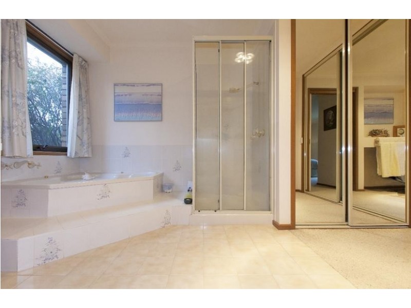 11 Golf Links Road, Ararat VIC 3377