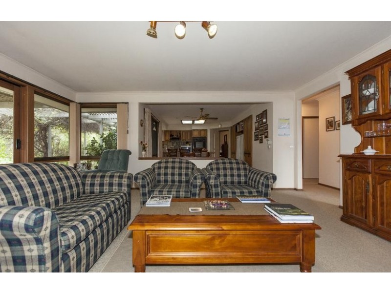 11 Golf Links Road, Ararat VIC 3377