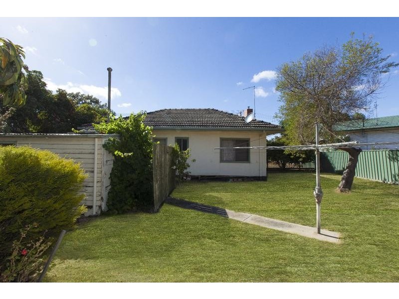 32 Port Fairy Road, Ararat VIC 3377