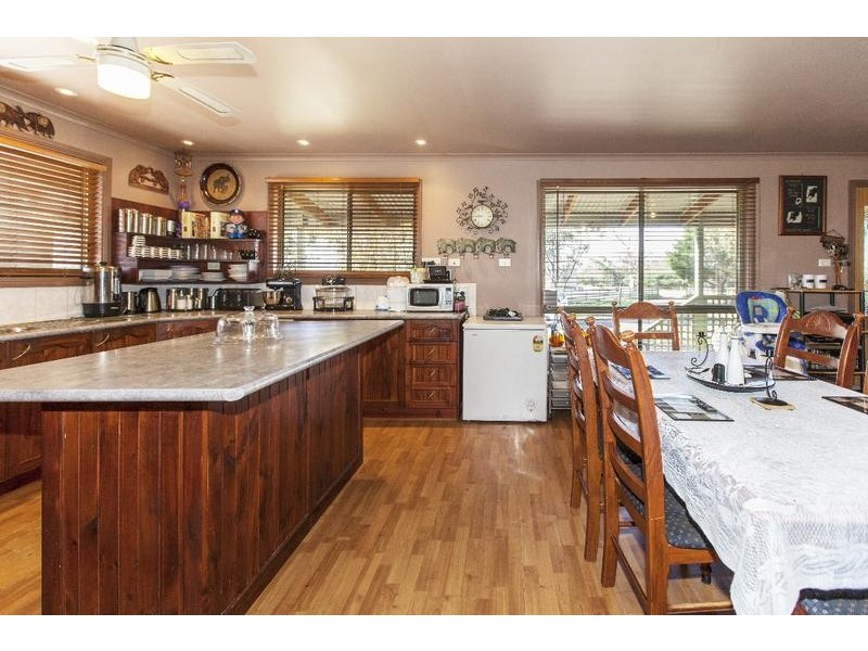 7 School Loop Road, Landsborough West VIC 3384